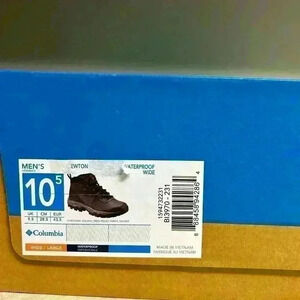Men’s Columbia water resistant boots new in box size 10.5